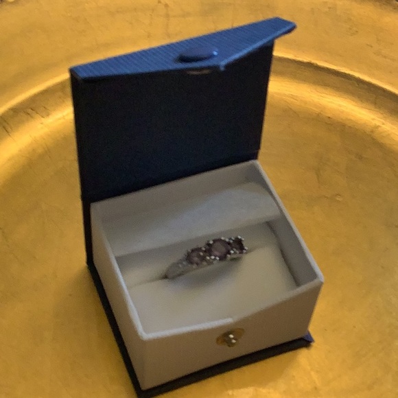 Ring three purple stones costume jewelry never worn silver tone (8) come… - Picture 7 of 12